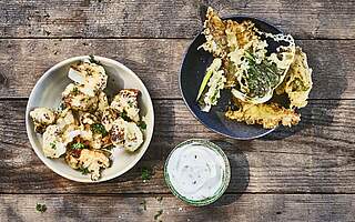 Rezeptbild: Tempura vom Blumenkohl mit Strunk & Blättern