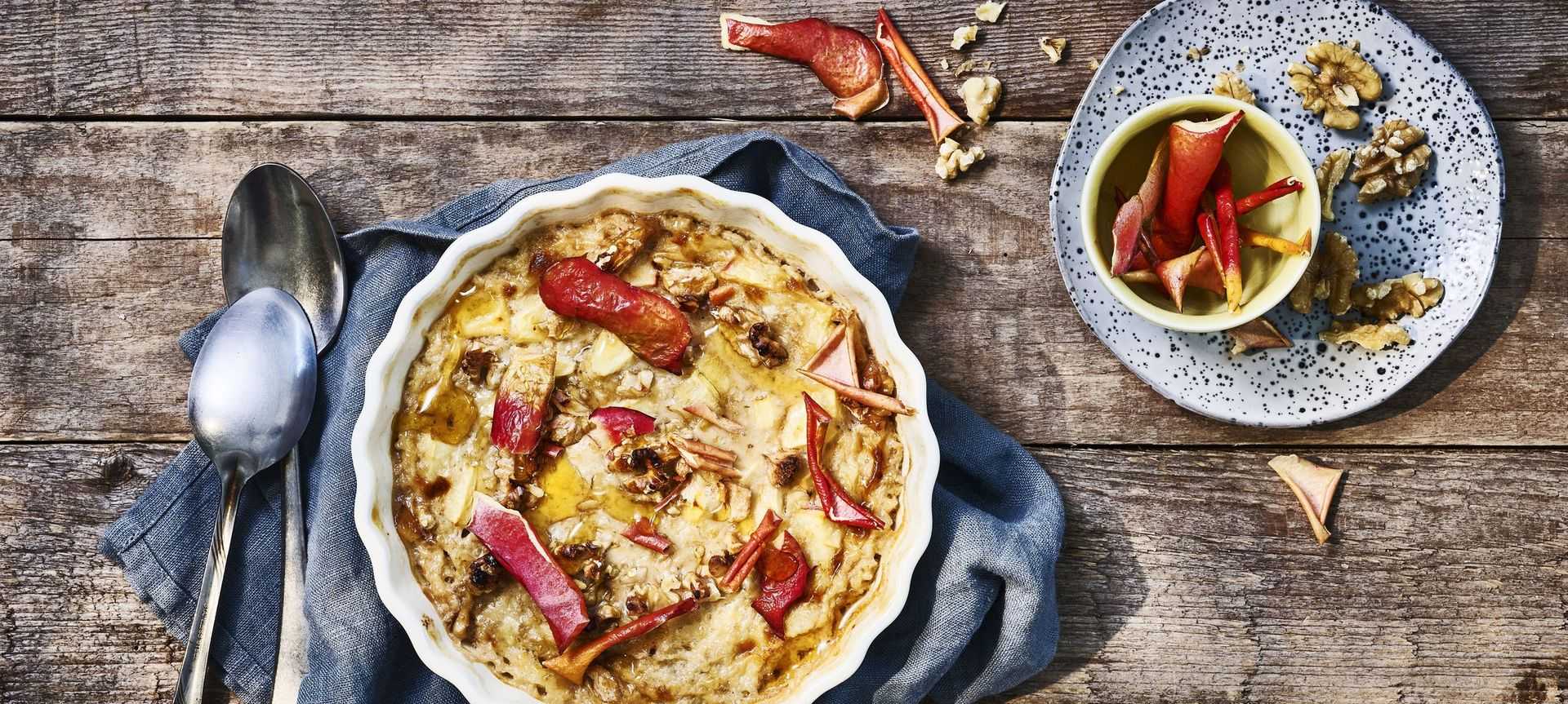 Rezeptbild für Baked Oats mit Apfelchips und Banane